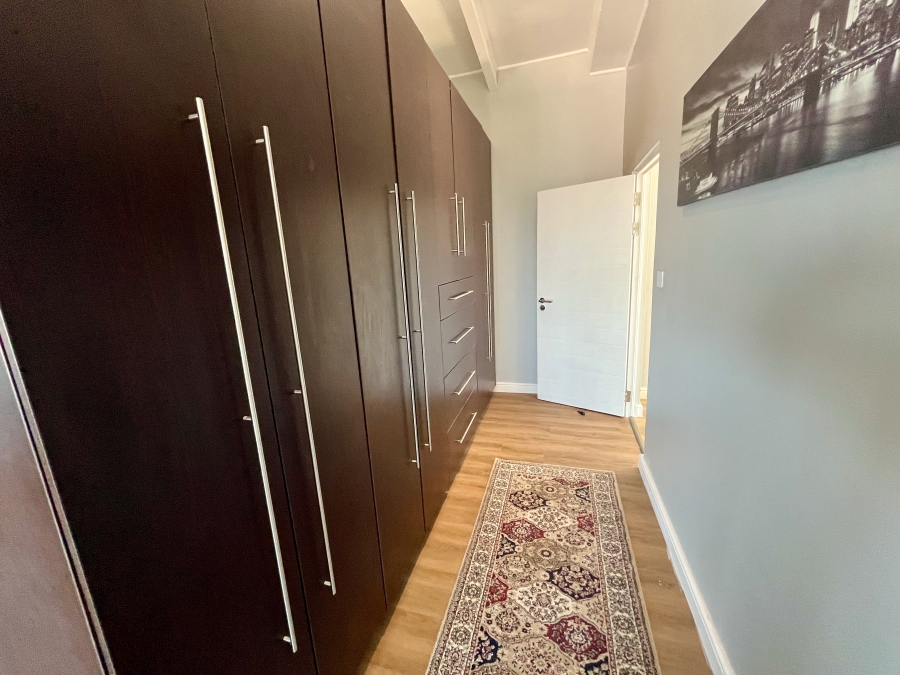 5 Bedroom Property for Sale in Onrus Western Cape
